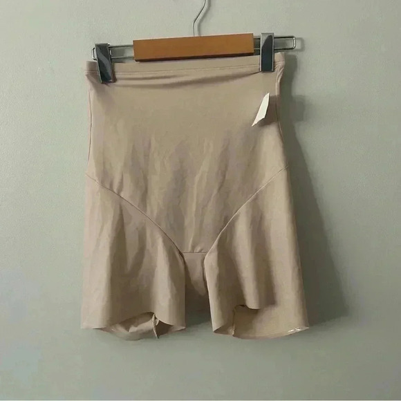 NWT TC Fine Intimates Adjust Perfect Firm Control Shaping  Shorts L - Picture 2 of 6